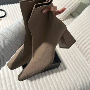 Zara Chic Beige Heeled Boots